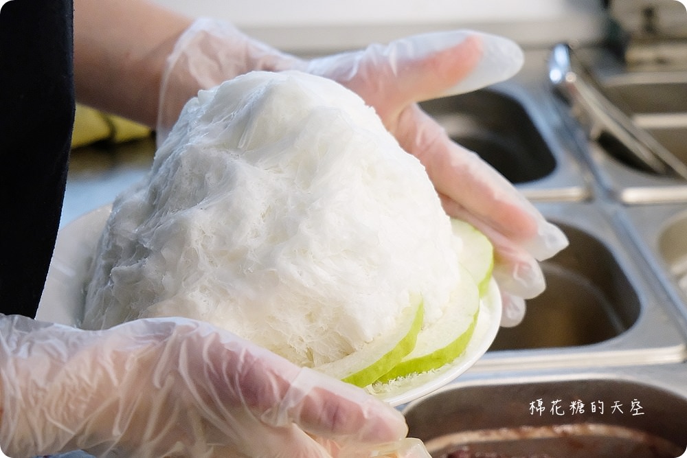 夏天不止芒果冰，今年最夯“奶雞冰”-台灣第一荔枝雪花冰就在草悟道愛吃摩爾
