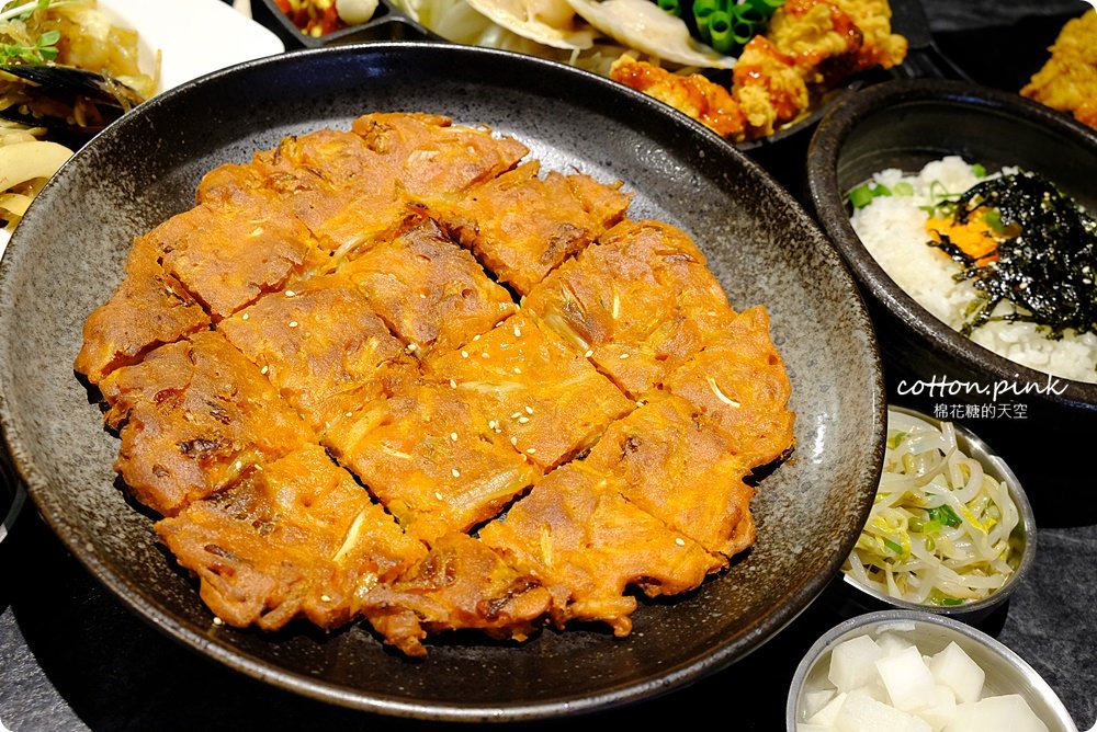台中韓式美食|隱藏版韓式起司海鮮鍋在台中中科拉拉廚房牽絲啦！吃到痛風也願意！